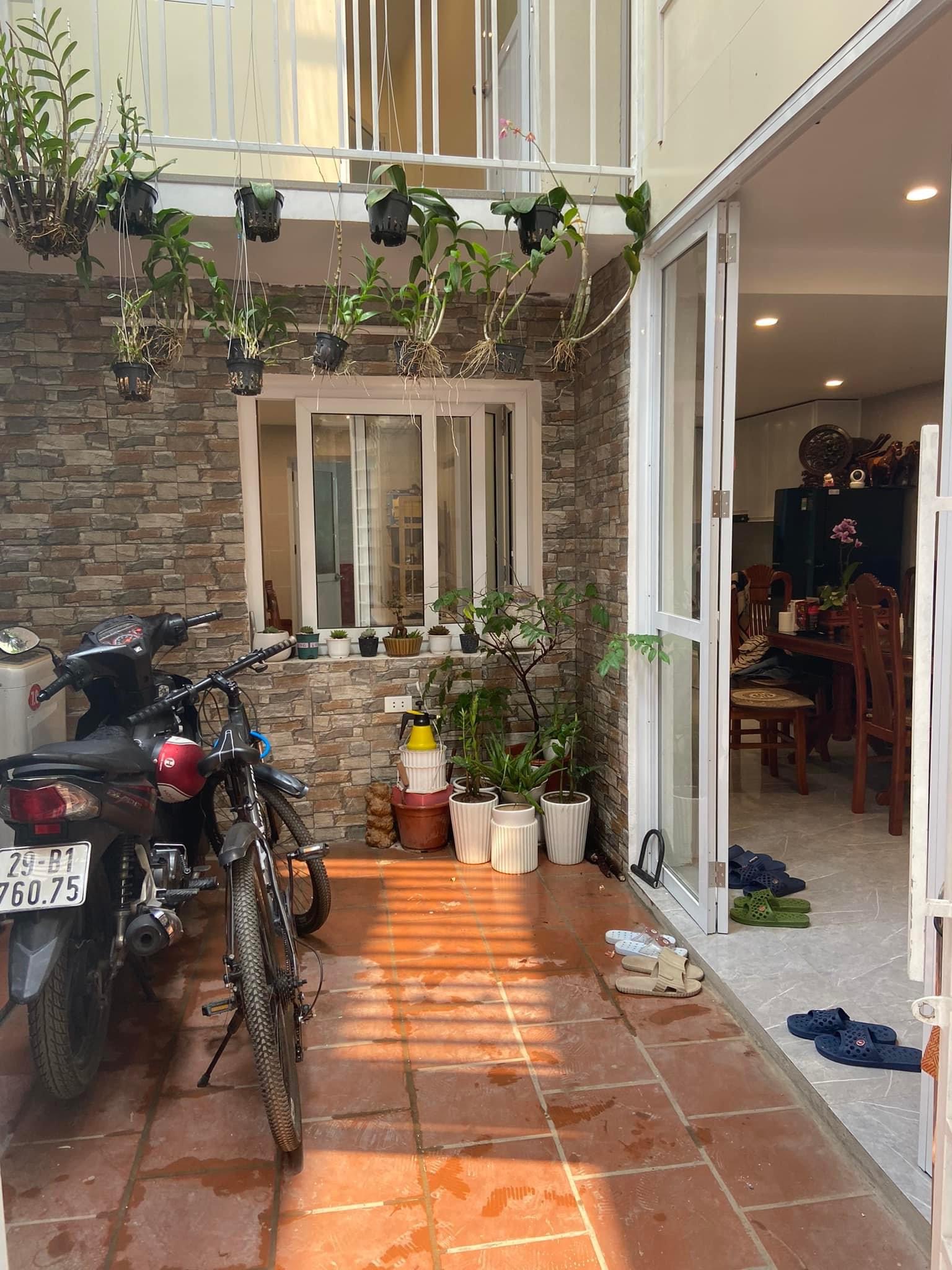 Bán gấp nhà ngõ 514 Thuỵ Khuê, ngõ ba gác phi, vị trí trung tâm, 55m2, 3 tầng, Mt 6.2m.