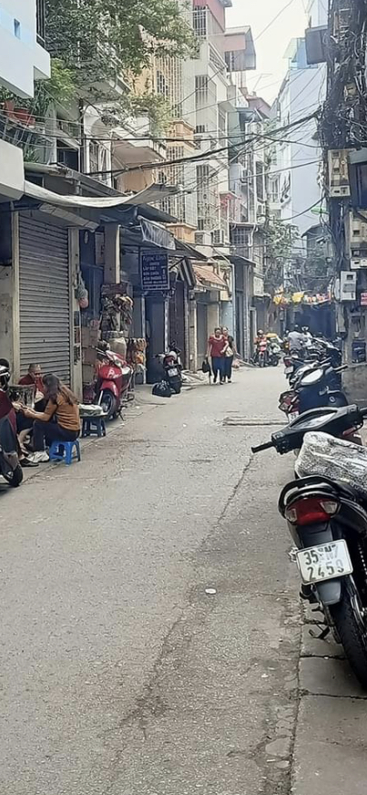 Bán nhà mặt Đê Tô Hoàng 49m-4 tầng-6,89 tỷ + mặt ngõ oto 7 chỗ đỗ cửa ,