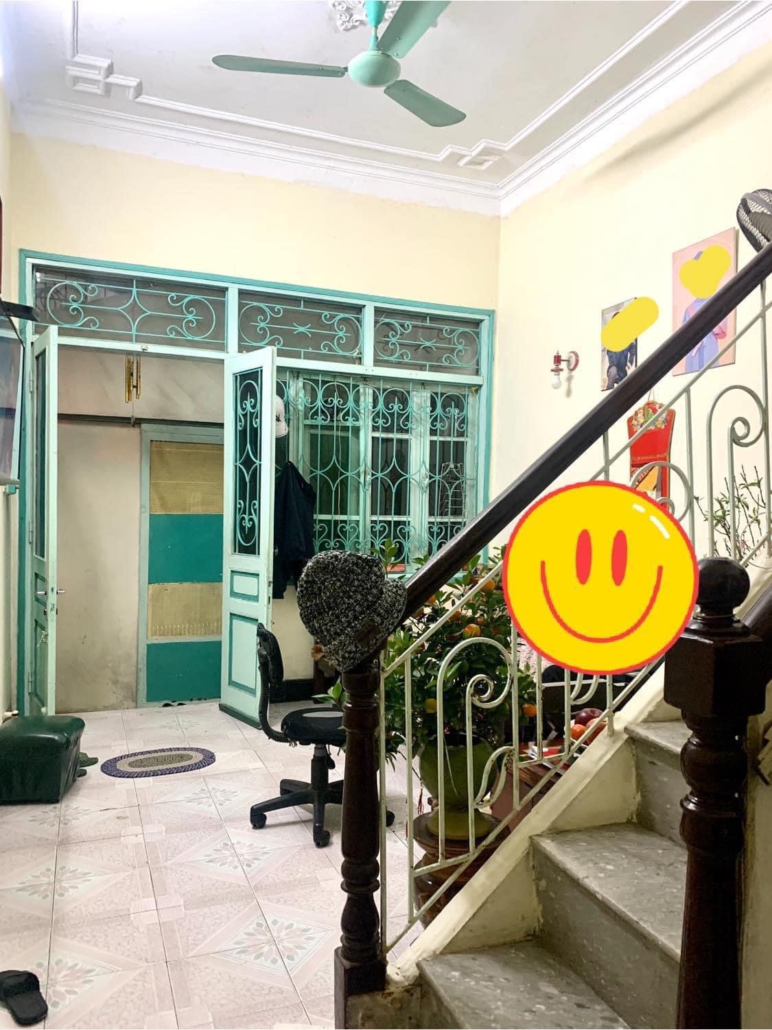 Bán nhà ngõ 46 Hào Nam- cách mặt phố chừng 150m - ngõ ba gác phóng thoải mái- công năng đủ đầy