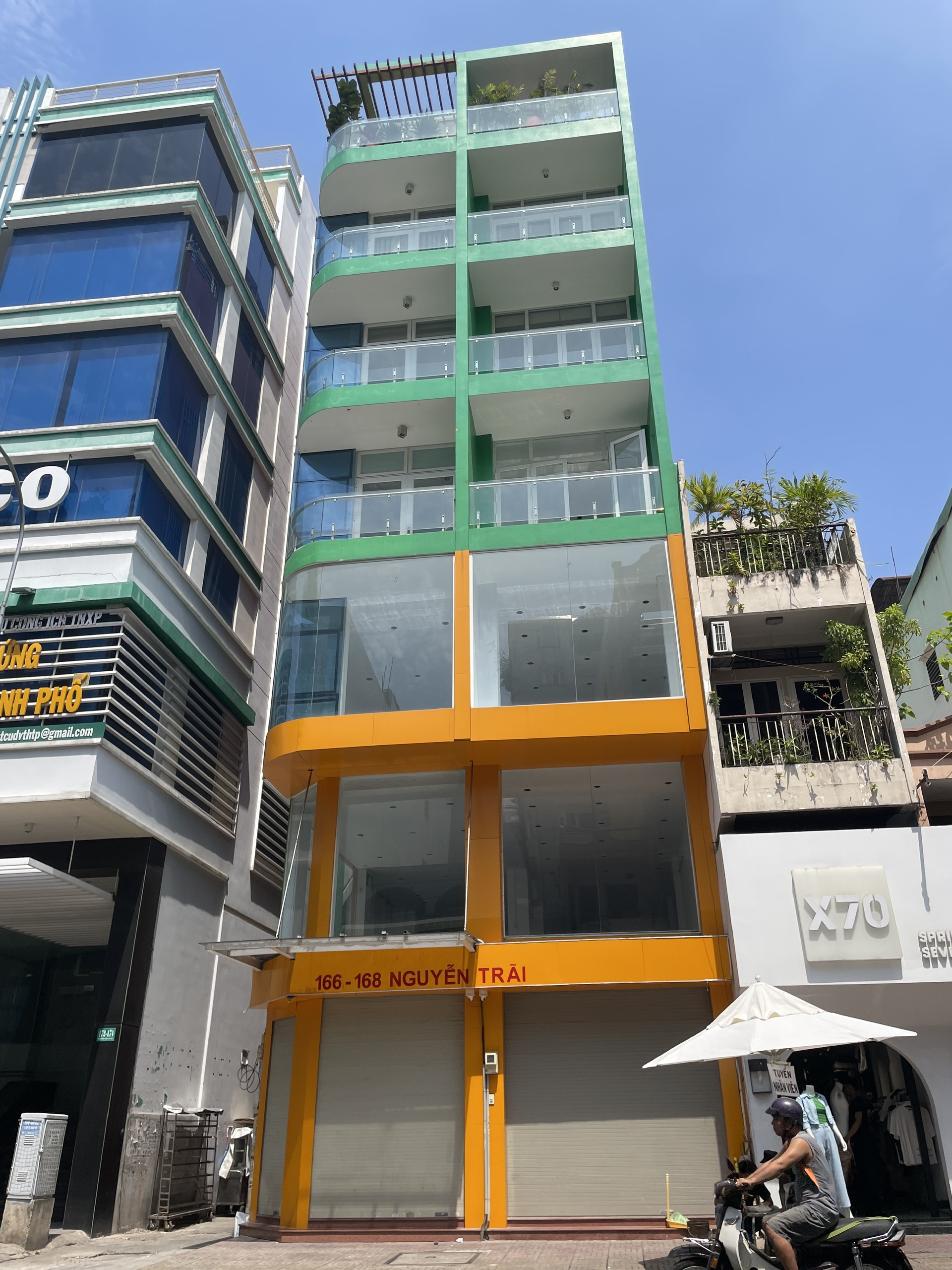  368m2