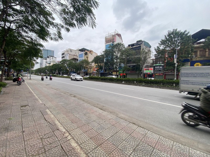 Cần bán nhà Mặt phố 43X Nguyễn Văn CỪ Long Biên chỉ 25 tỷ với diện tích 98 m2 hàng hót