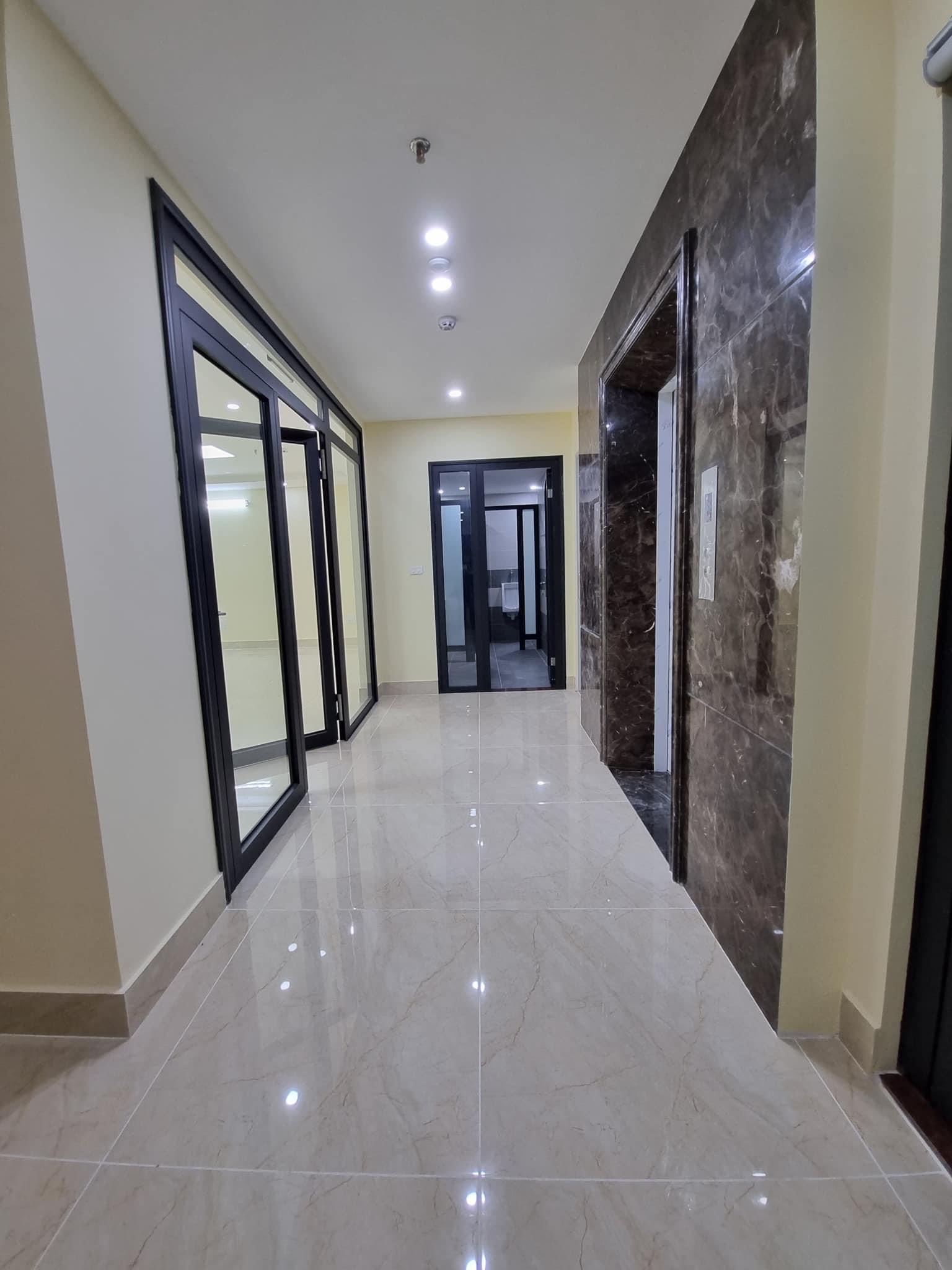Bán Toà Văn Phòng 8 Tầng mới Trần Duy Dưng - Cầu Giấy 100m2, Lô góc thoáng sáng, Giá chỉ 52 tỷ