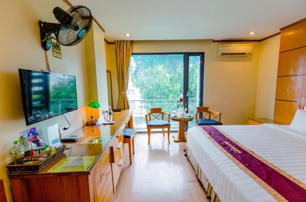 Bán nhà mặt phố Phan Chu Trinh, Hoàn Kiếm, doanh thu 15 nghìn đô 1 tháng