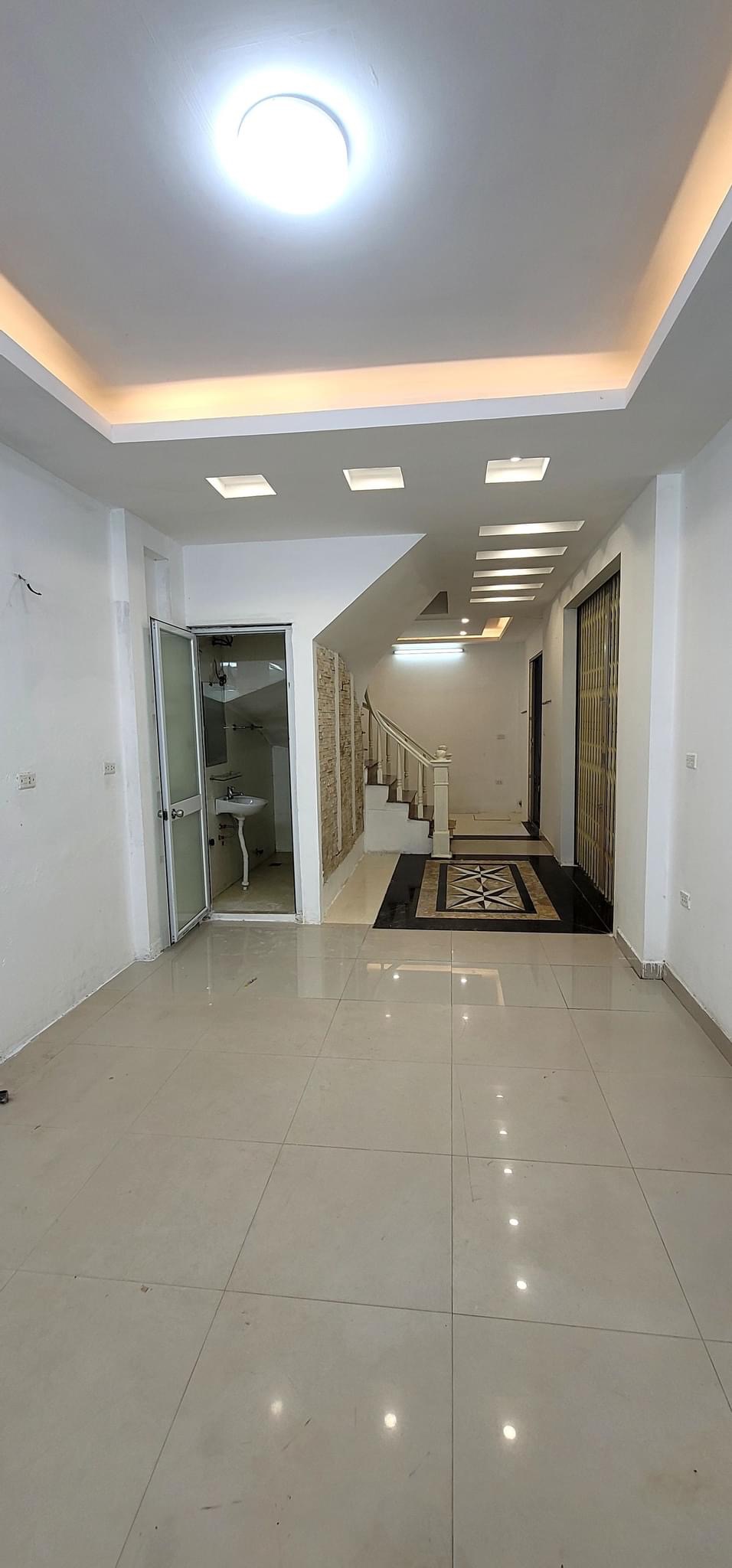 PHỐ THÁI HÀ ĐỐNG ĐA HÀ NỘI DIỆN TÍCH SỬ DỤNG 65M2, GIÁ 6.4 TỶ Ô TÔ ĐỖ CỔNG