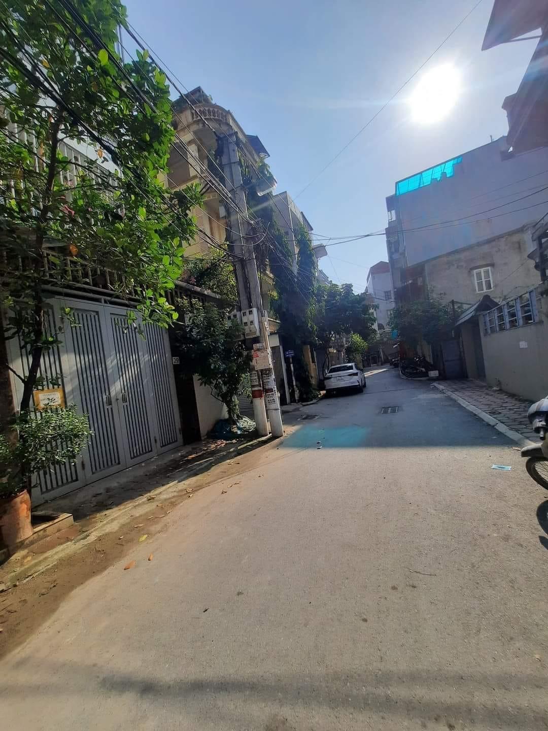 Ô tô vào nhà, thang máy, kinh doanh văn phòng phố Tân Mai 8.3 tỷ