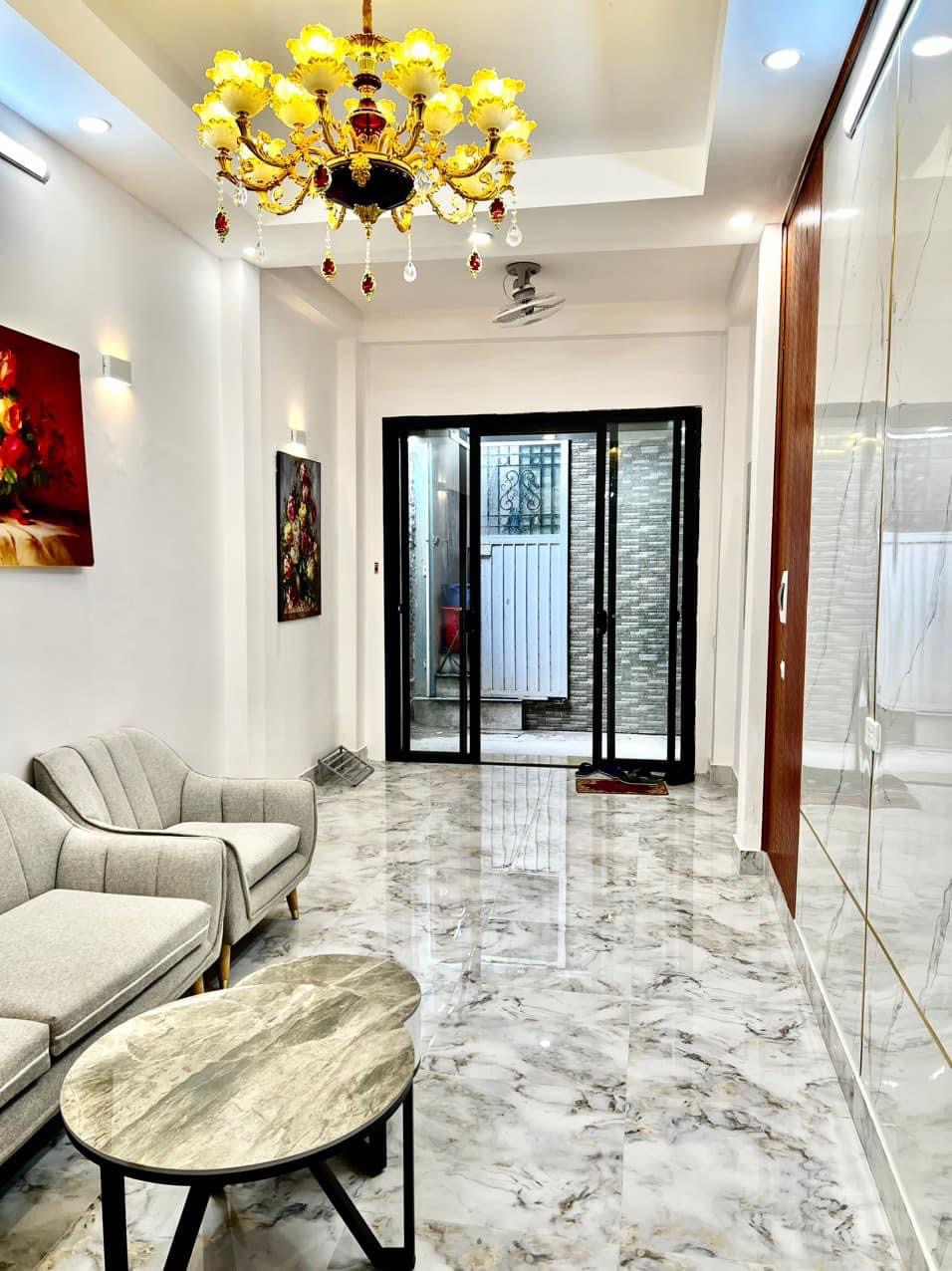 SIÊU PHẨM! Bán gấp nhà Đặng Tiến Đông, Đống Đa - Ngõ thông - Nhà đẹp chỉ việc đến ở - 5,9 tỷ