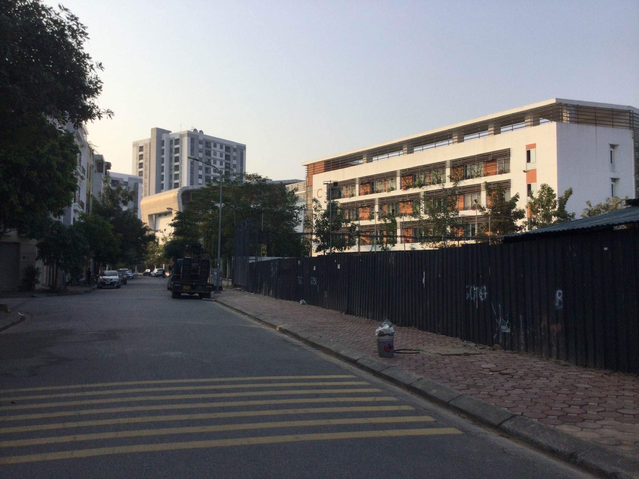 P/LÔ - KD- Ô TÔ TRÁNH - MẶT PHÔ GIANG BIÊN-100M -MẶT TIỀN 5,5M-9,5 TỶ