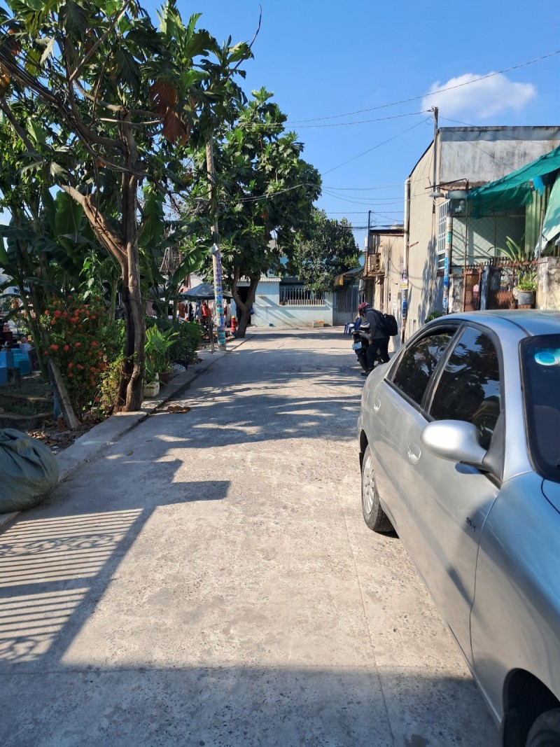 Bán nhà Đầu tư đường Bà Điểm 11, Xã Bà Điềm, 3PN, giá 2 tỷ 1 TL.