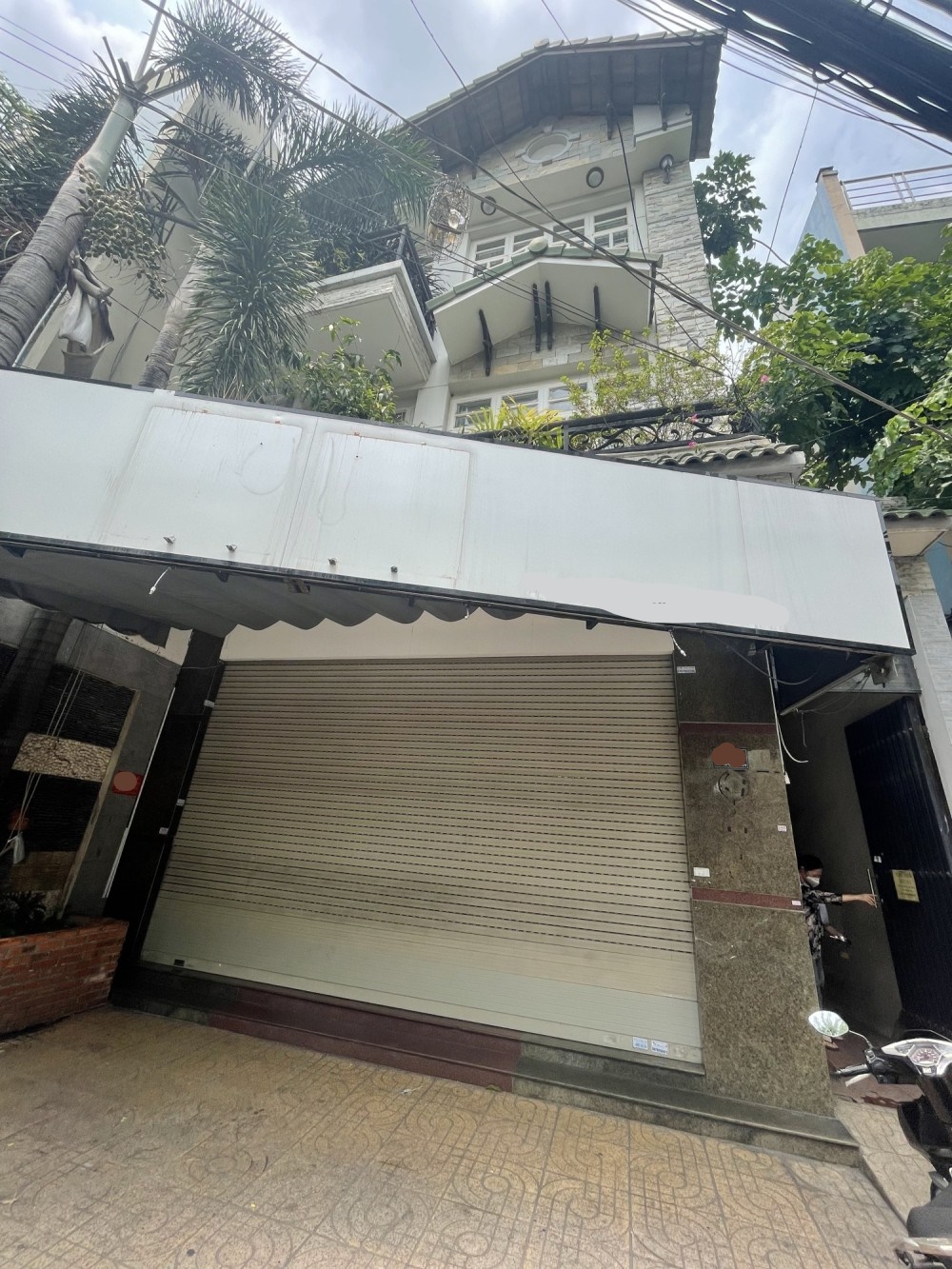 Nhà Mặt Tiền đường Trần Thái Tông, Quận Tân Bình 100m2, 3 tầng giá còn 17 tỷ.