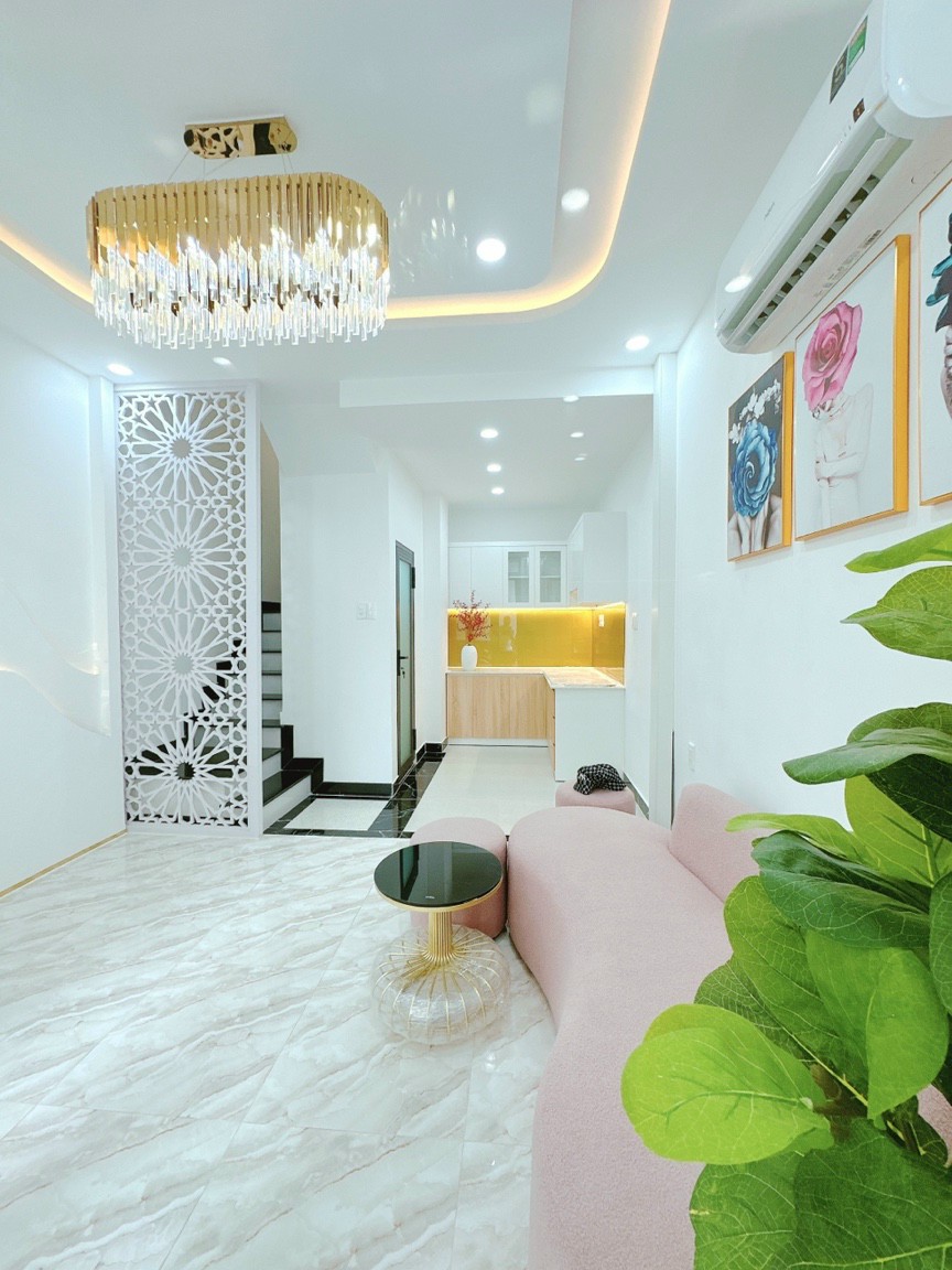 LÝ CHÍNH THẮNG Q3 - GẦN MẶT TIỀN - 3 TẦNG MỚI Ở NGAY - 4.3 TỶ