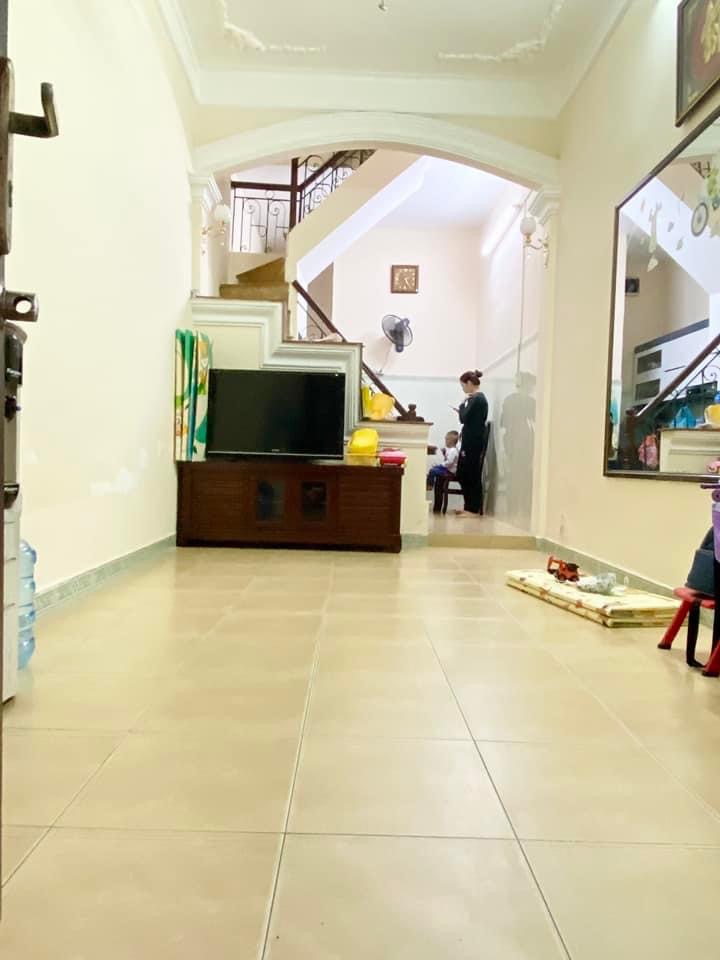 CỰC HIẾM BÁN NHÀ RIÊNG NGUYÊN CĂN HÀO NAM ĐỐNG ĐA 30m x 4t SĐCC LH:0975936436