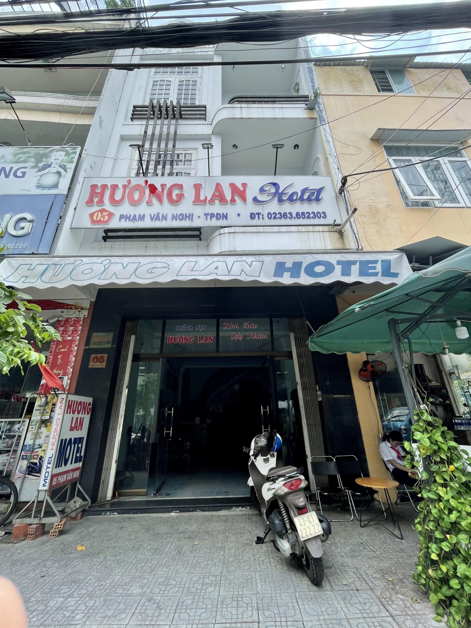 Gia đình đi Mỹ nên hạ giá từ 16 TỶ CÒN 12 TỶ bán gấp nhà nghỉ 3 tầng mặt tiền Phạm Văn Ngh ngay BV Hoàn Mỹ