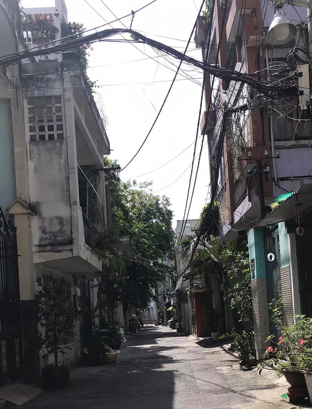 HẺM 4M - Ô TÔ NGỦ TRONG NHÀ - 5 TẦNG - DTSD 220M2 - CHỈ 6 TỶ 099 - NGUYỄN SỸ SÁCH