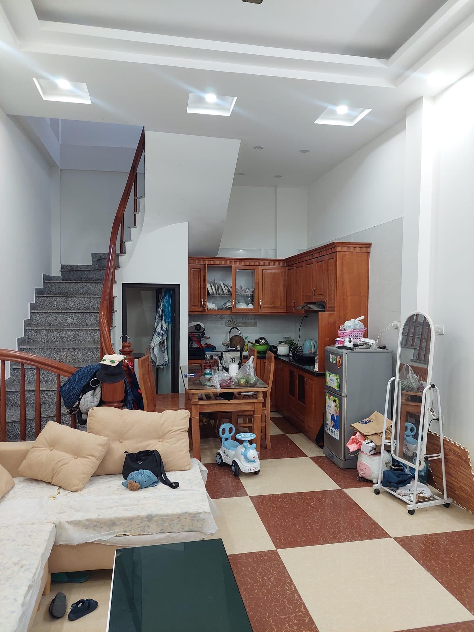 Chủ cần tiền bán gấp nhà 322 Mỹ Đình Nam Từ Liêm 35 x5 tầng giá nhỉnh 3,5 tỷ .