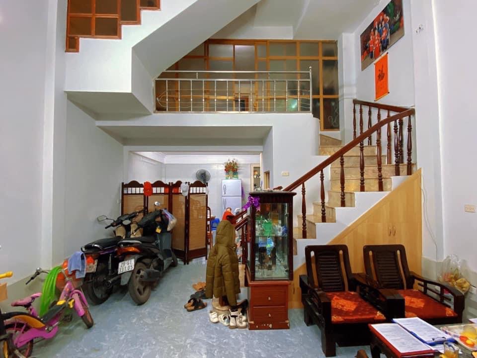 Phân lô Hoàng Cầu - Ô tô đỗ cửa - 10m ô tô tránh - Nở hậu