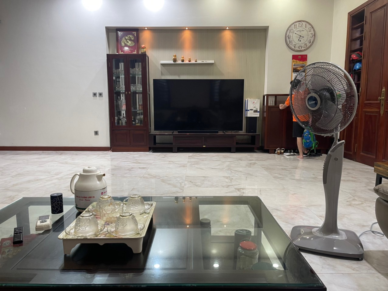 Hạ sốc 4 tỷ- Bán nhà Phân Lô Hoàng Quốc Việt - oto tránh - vỉa hè 50m -5 tầng - 10.45 tỷ