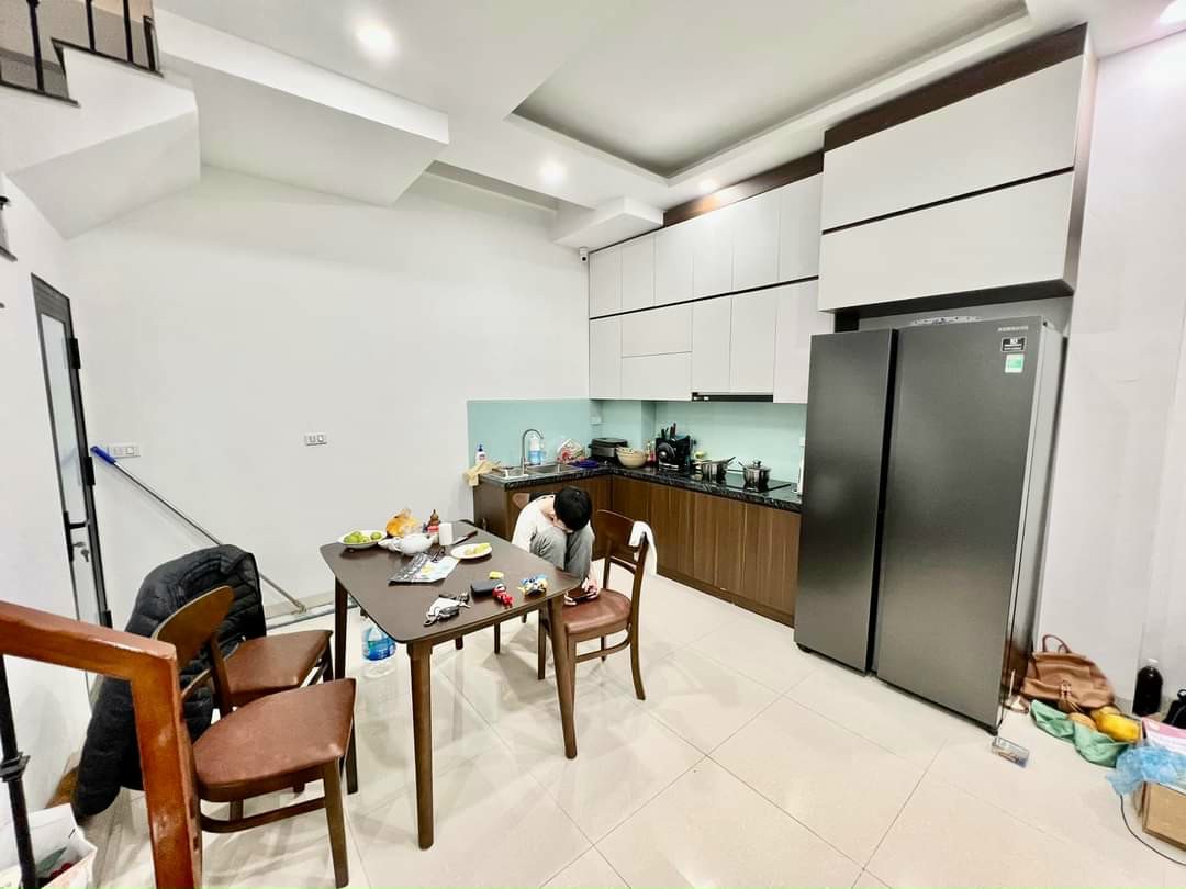 Nhà đẹp phố Dương Văn Bé 42m 5 tầng lô góc hơn 4 tỷ