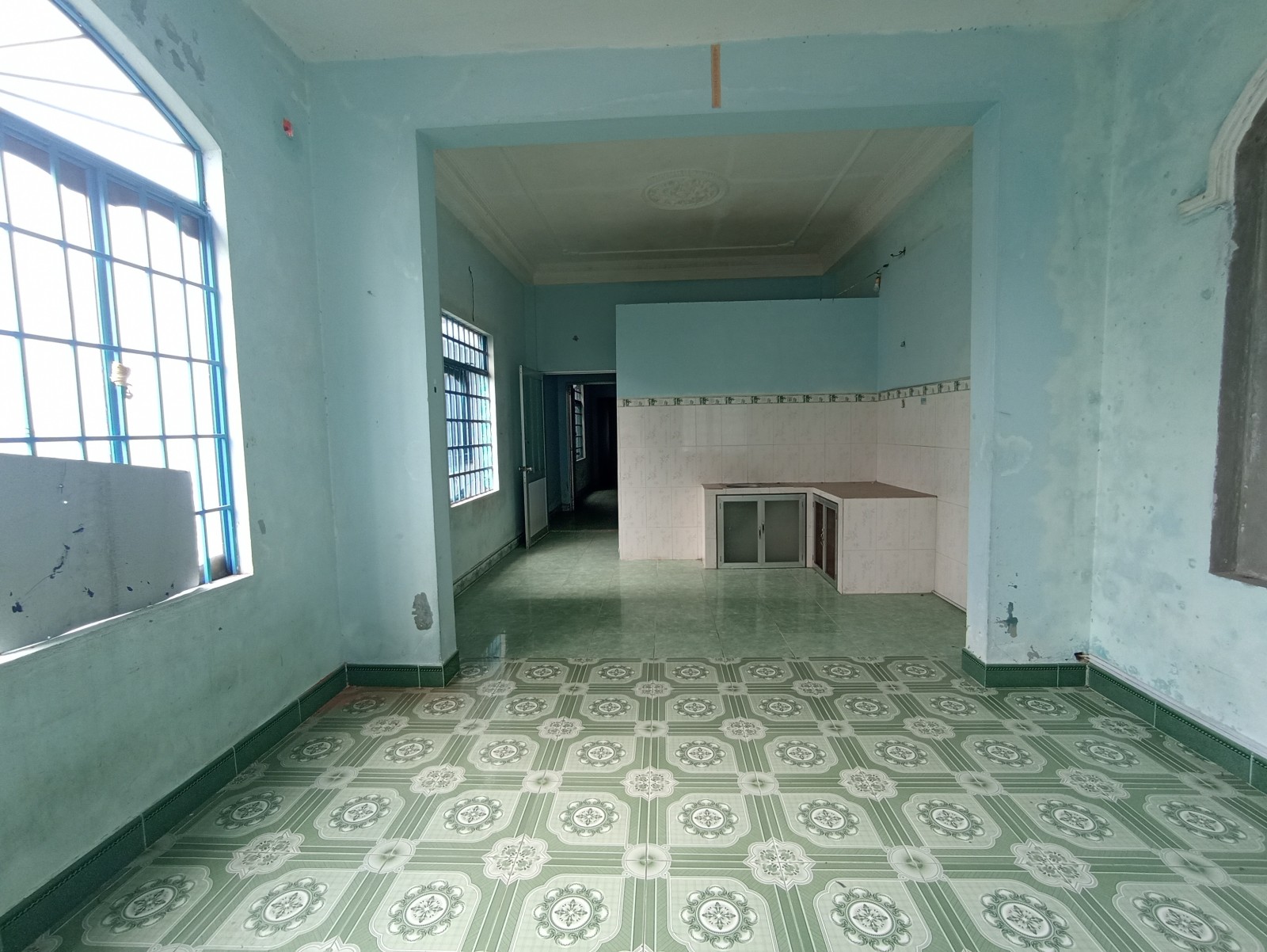 Bán nhà đường Nguyễn Đức Trung, Quận Thanh Khê, nhà 3 tầng, DT 80 m2, đường Ô tô đỗ. Gần biển Nguyễn Tất Thành. Chỉ