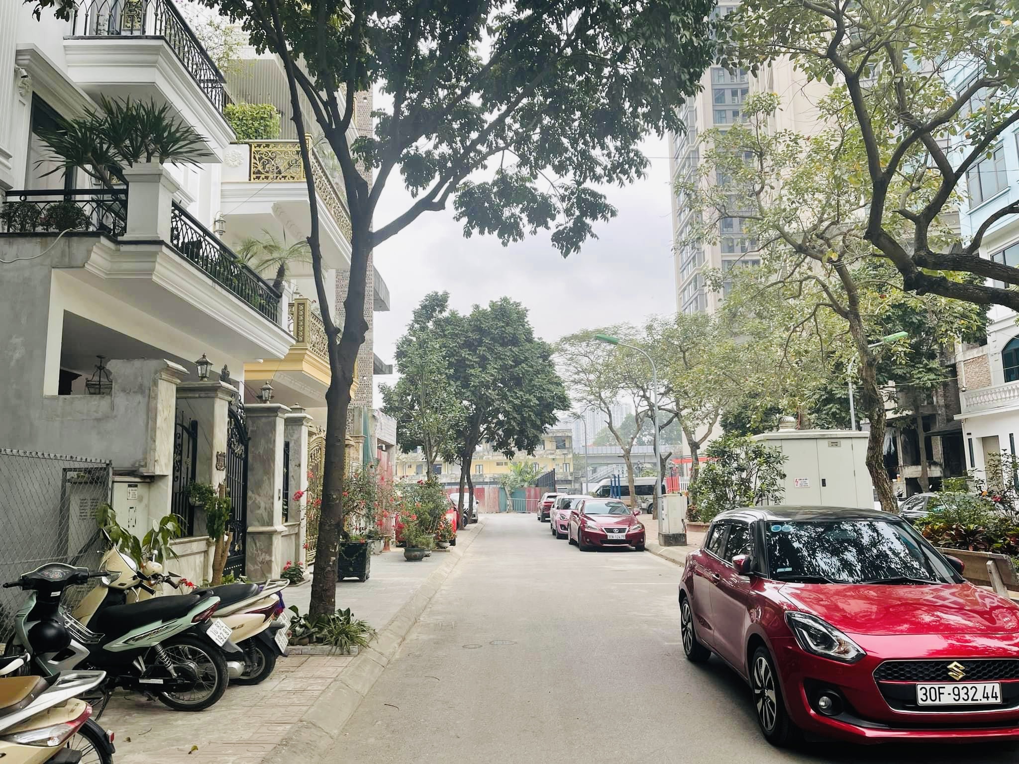 Bán nhà liền kề thuộc dự án 108 Nguyễn Trãi, Thanh Xuân, Hà Nội. Diện tích 88m2 x 5 tầng, mặt tiền 6.03m. Thang máy, gara ô tô. Sổ đỏ chính chủ.