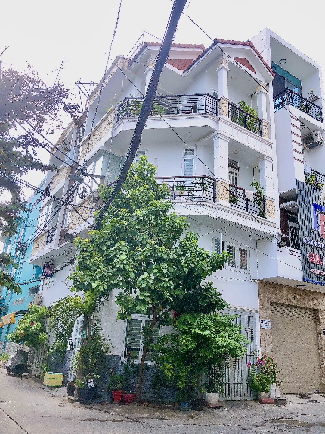 Bán nhà hẻm 8m đường Tân Qúy gần Aeon mall,DT:5x13m đúc 4 tấm nhà mới giá 8.3 tỷ