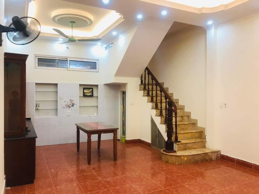 Lĩnh Nam-Hoàng Mai, 40M/6T ngõ rộng, nở hậu giá 3.5 tỷ.