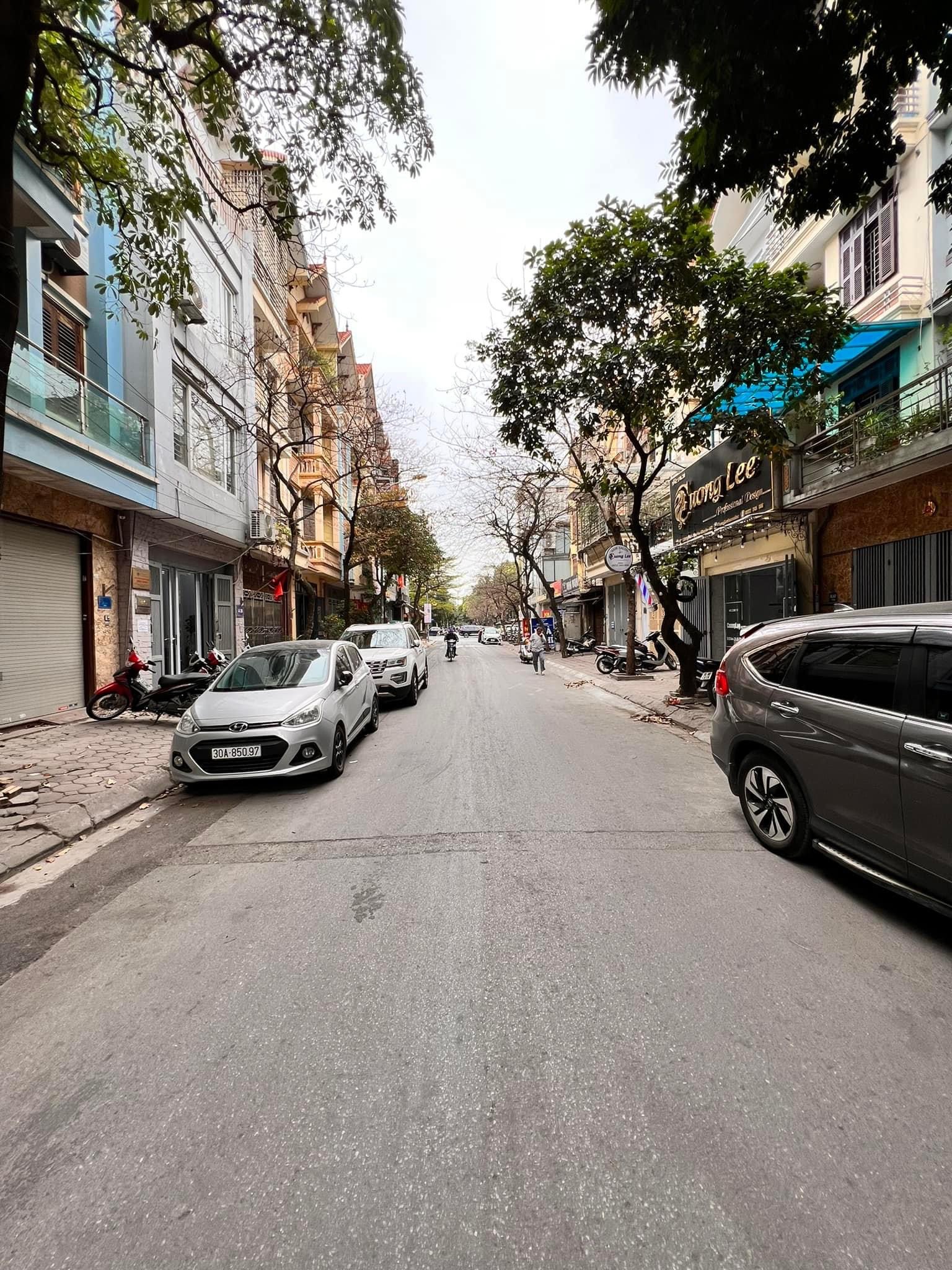 MẶT PHỐ ĐẠI AN HÀ ĐÔNG - VỈA HÈ KINH DOANH BẤT CHẤP - GẦN CÁC TRƯỜNG ĐH LỚN - SINH VIÊN TẤP LẬP NHỘP NHỊP.