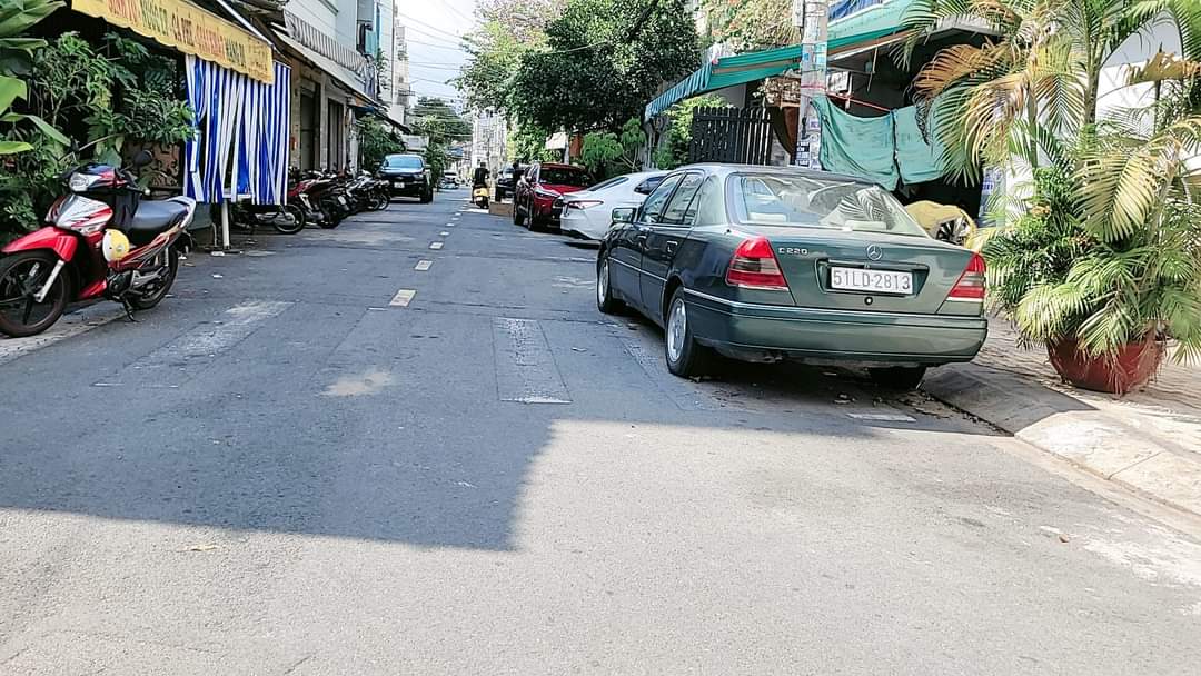 Nhà mặt tiền đường Phan Văn Năm Nguyễn Sơn Tân Phú 70m2, 2 tầng giá nhình 6 tỷ.