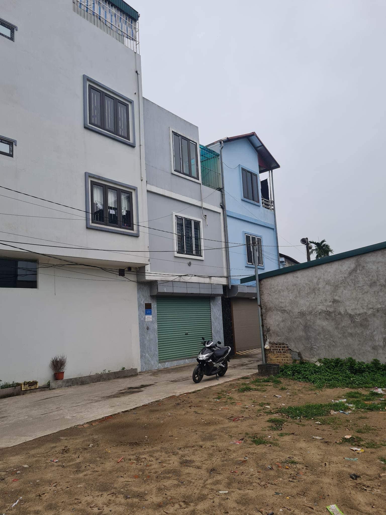 Bán nhà 3 tầng tại Lương Quy Xuân Nộn , ngõ thông, ô tô , nội thất