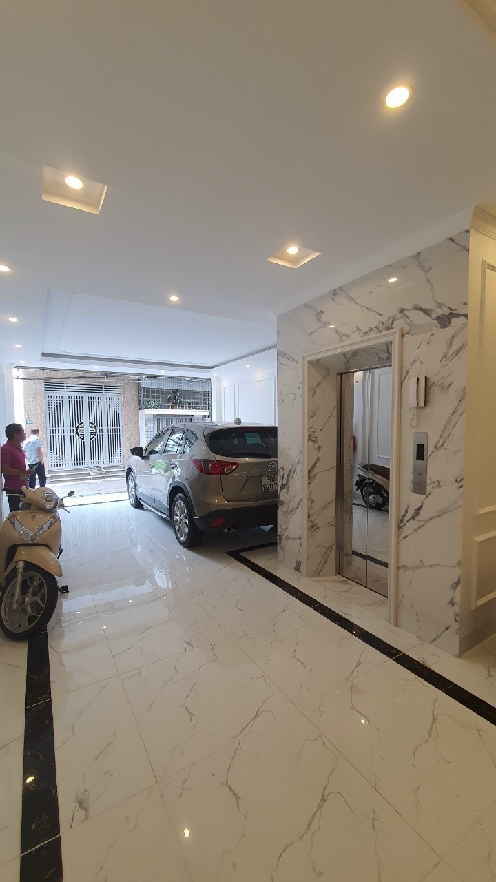 NGUYỄN VĂN CỪ 71M X 5 TẦNG, MT 5M, GARA Ô TÔ CHỈ 11 TỶ