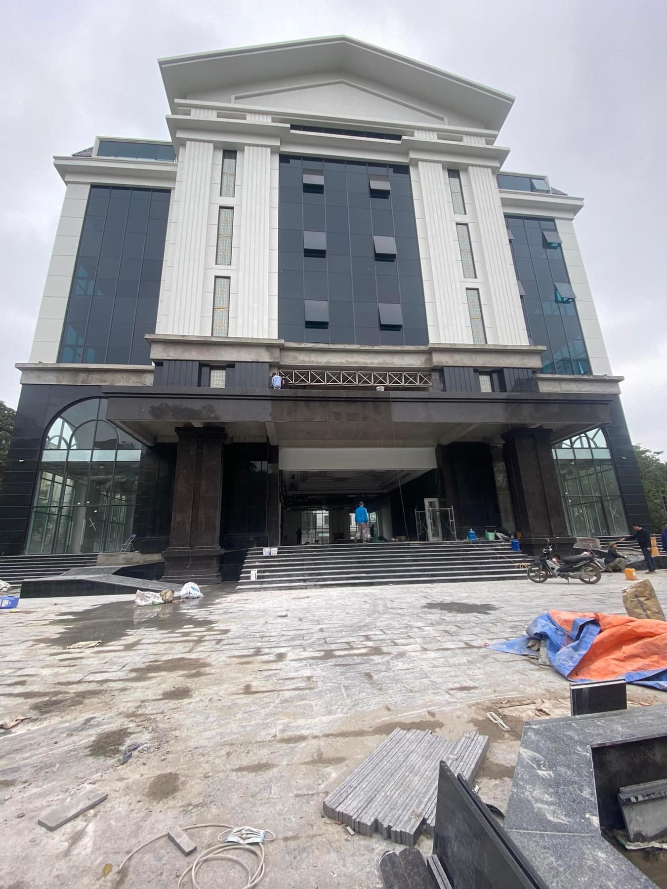 Chuyển Nhượng Toà Nhà Văn Phòng 2785m2 Quận Hoàng Mai Đường Nguyễn Hữu Thọ Hồ Linh Đàm. 425 Tỷ