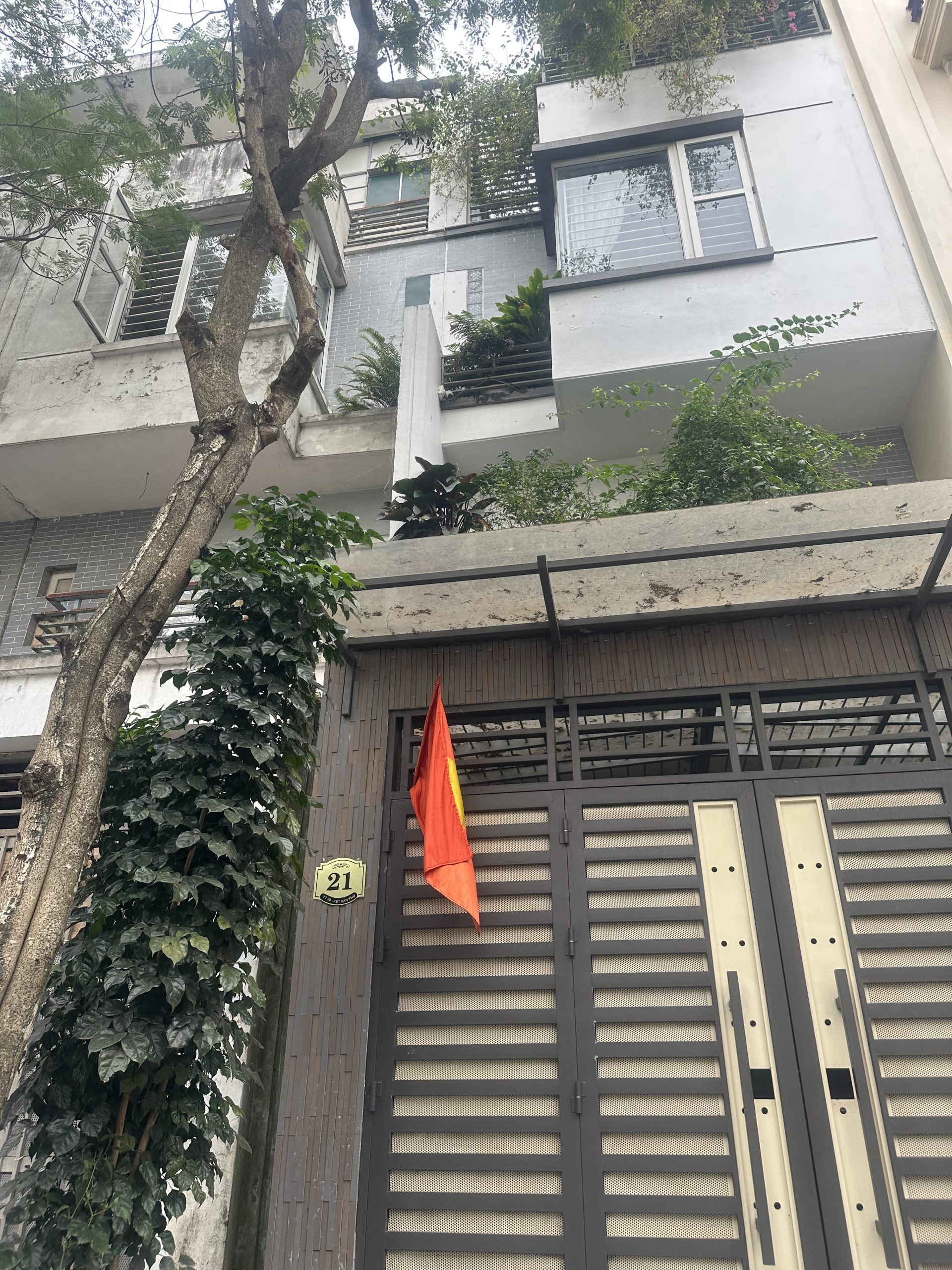 11.8tỷ 90m2 4 tầng KDT Văn Phú Hà Đông . lH 0855000567