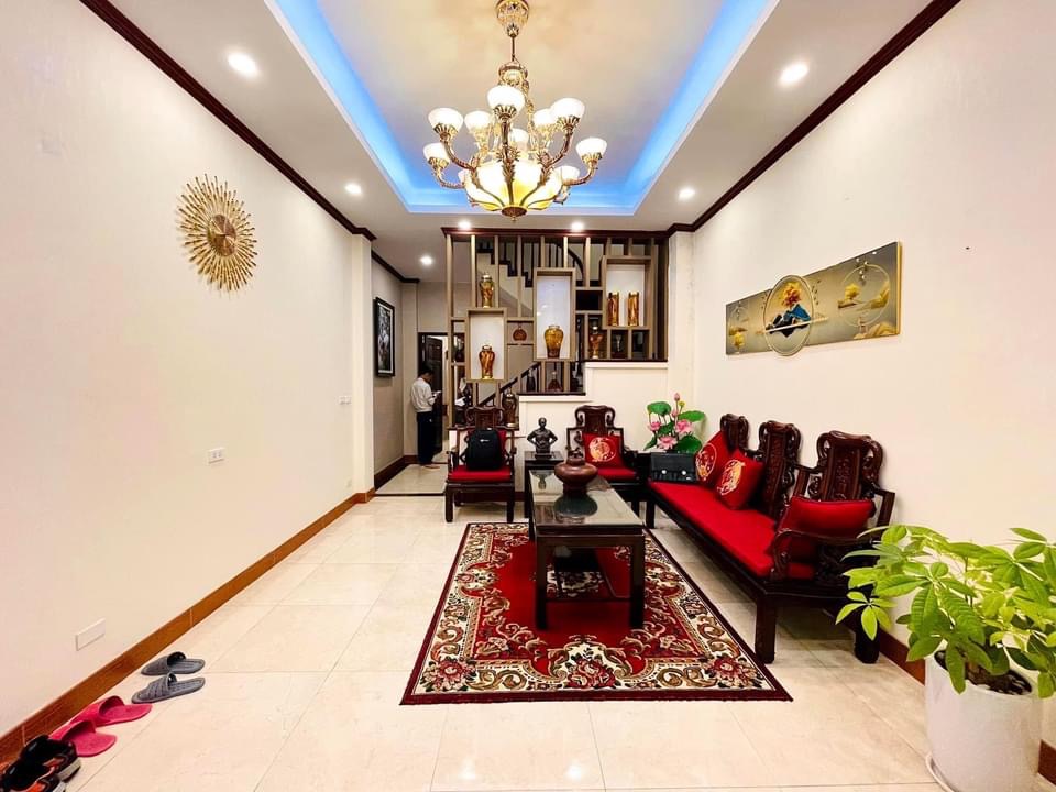 BÁN NHÀ LIỀN KỀ- THUỴ KHUÊ - TÂY HỒ- Ô TÔ TRÁNH - VỈA HÈ - 2 THOÁNG- AN NINH 24/24 - ĐỐI DIỆN NHÀ KHÁCH BỘ QUỐC PHÒNG