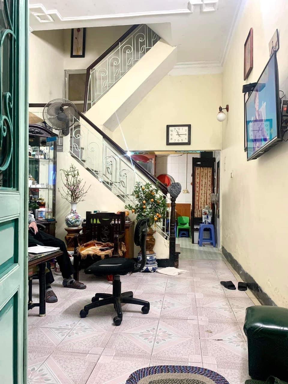 Nhà ngõ phố Hào Nam - nhỉnh 3 tỷ - ngõ thoáng