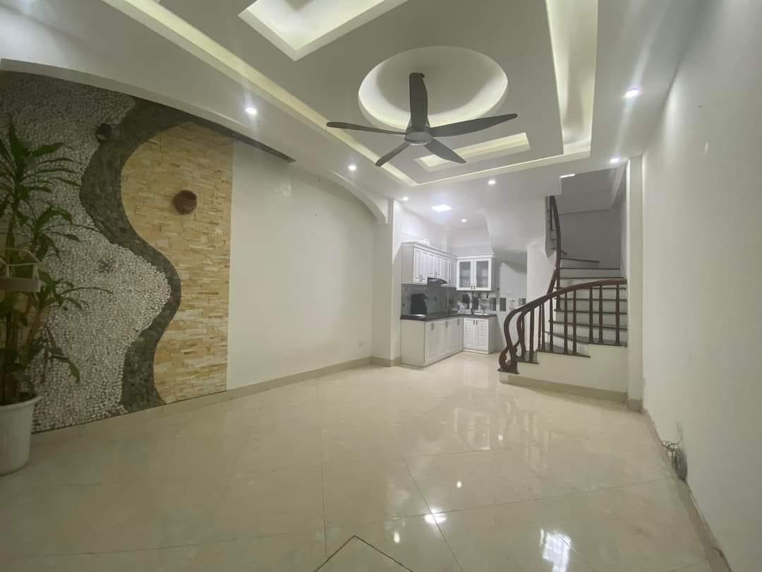 BÁN NHÀ NGÕ 306 XUÂN ĐỈNH,Ô TÔ ĐỖ CỔNG,GẦN PHỐ,2 MẶT THOÁNG,NHÀ ĐẸP Ở NGAY,40M2,5TẦNG,MT:4,5M.