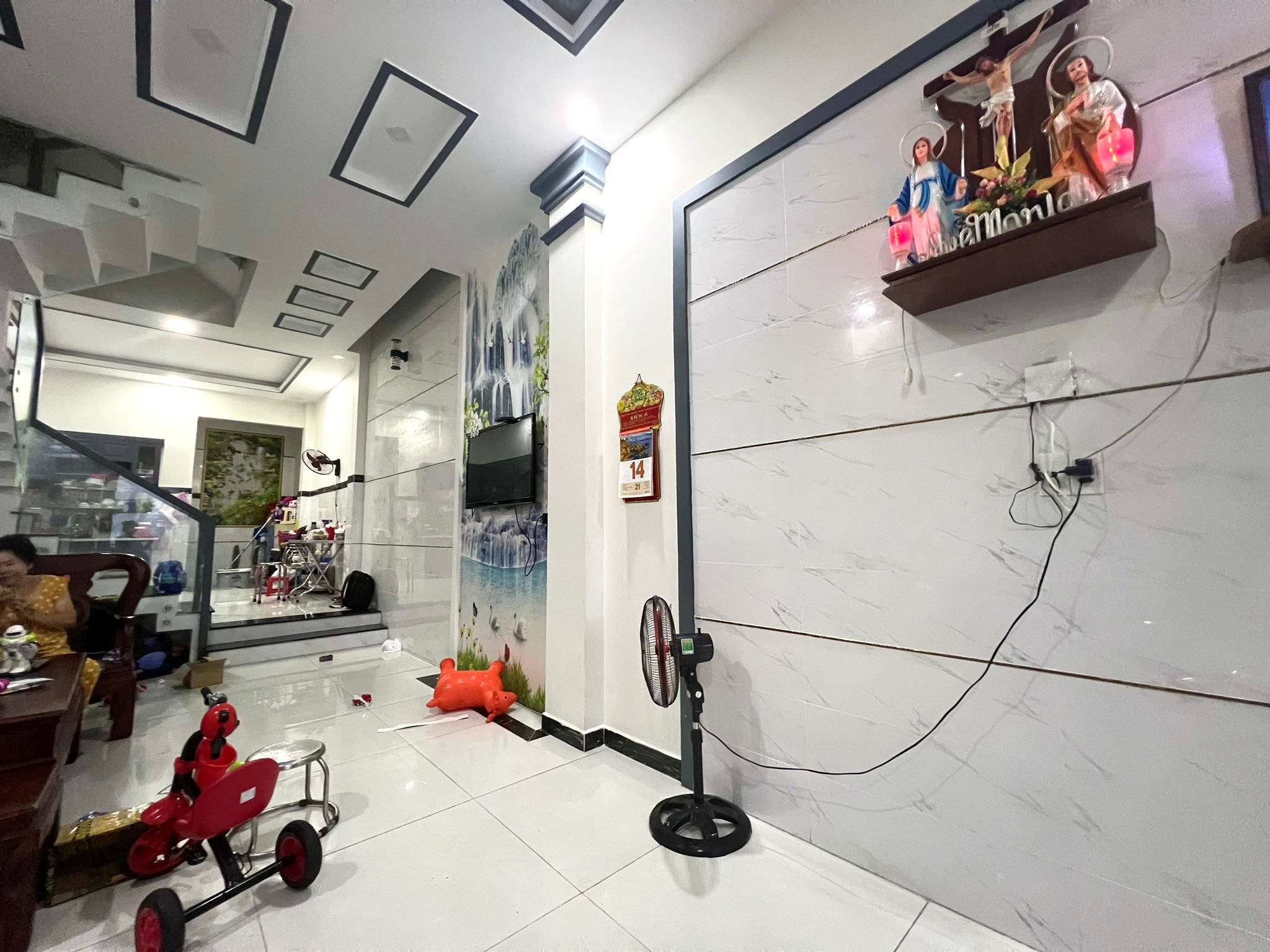 Nhà bán Bình Tân Bình Hưng Hòa A – Chỉ nhỉnh 6 Tỷ có nhà HXH khu phân lô nhà cao tầng