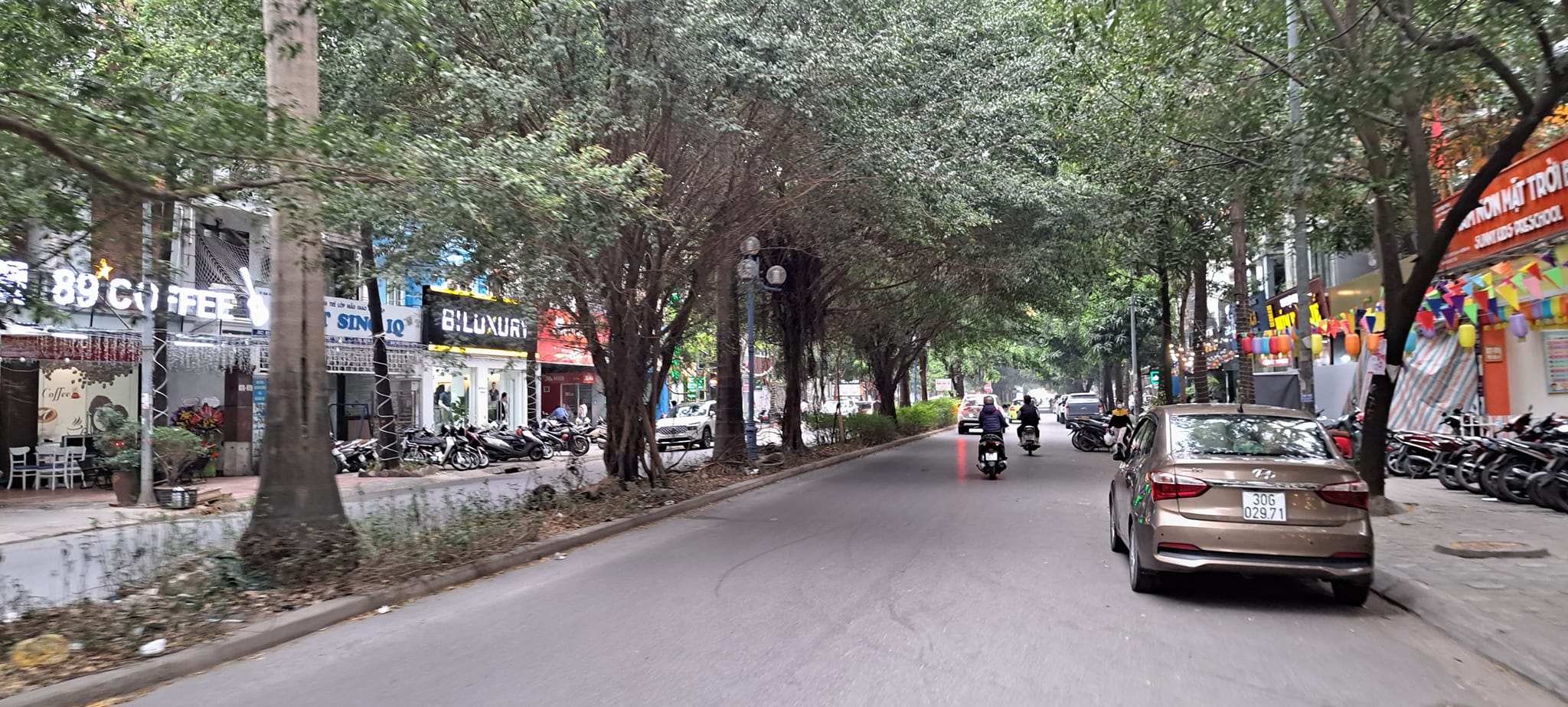 BÁN GẤP BIỆT THỰ TRỤC CHÍNH KĐT XA LA - MẶT SAU SÂN THỂ THAO - BIỆT THỰ 4 TẦNG – ĐANG CHO THUÊ VĂN PHÒNG