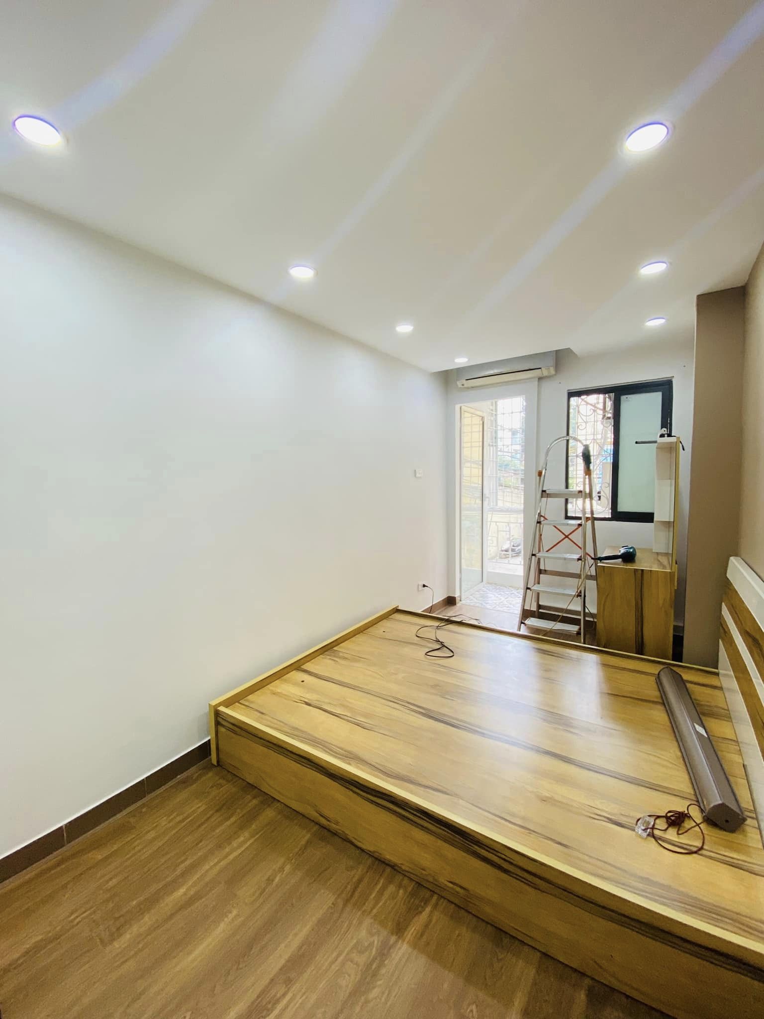 Bán căn hộ TT Tôn Thất Tùng Khương Thượng T2 40m 3 ngủ nhỉnh 1 tỷ gần ĐH Y HV Ngân hàng gần chợ