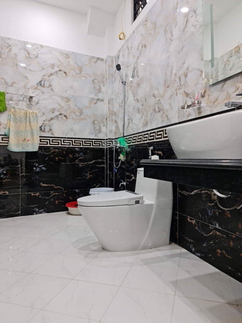 BÁN NHÀ CHÙA BỘC 40M2 X 5 TẦNG NHÀ ĐẸP Ở NGAY, Ô TÔ ĐỖ CỬA, NHỈNH 5 TỶ LH 0966037496