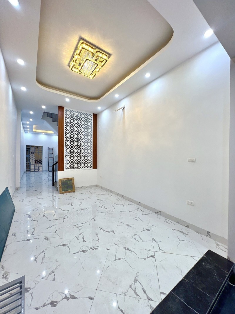 BÁN NHÀ TÔN ĐỨC THẮNG, 42M2 X 4 TÀNG, NGÕ NÔNG, 3 GÁC PHI, NGÕ THÔNG, 2 THOÁNG, 5.5 TỶ LH 096037496