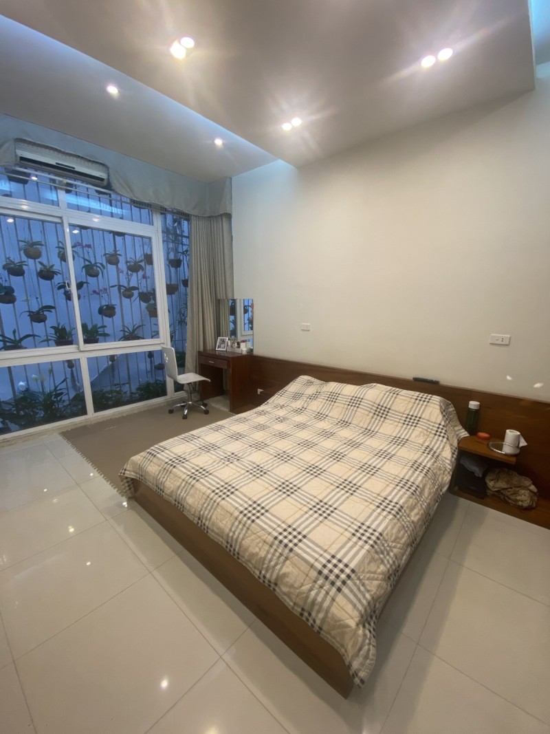 BÁN NHÀ ĐẶNG TIẾN ĐÔNG - HOÀNG CẦU 39M2 X 4 TẦNG, NGÕ NÔNG, LH 0966037496