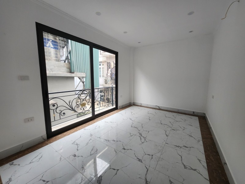 BÁN NHÀ LƯƠNG ĐỊNH CỦA 40M2 X 4 TẦNG, VÀI BƯỚC CHÂN Ô TÔ TRÁNH, TẶNG NỘI THẤT, 5 TỶ, LH 0966037496