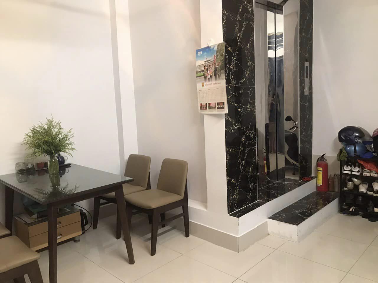 Bán nhà Lý Nam Đế Hoàn Kiếm 20m 6 tầng thang máy nhỉnh 3 tỷ an ninh 4 ngủ cạnh trường Thăng Long