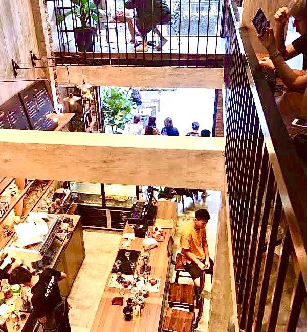 Bán nhà Mặt Phố Hàng Gà Hoàn Kiếm – 5 Tầng MT 4.5m – Lô góc - 700 Triệu/năm – 2x Tỷ.