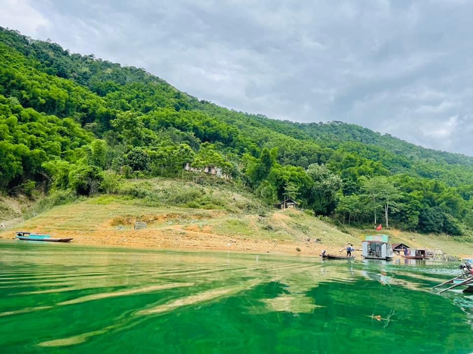 BÁN LÔ ĐẤT BÁM HỒ RẺ NHƯ TÔM TƯƠI TẠI TIỀN PHONG, ĐÀ BẮC HÒA BÌNH SIÊU VIP 7646M ĐẤT ONT 900M, CÒN LẠI LÀ ĐẤT TRỒNG CÂY LÂU NĂM GIÁ 3.8 TỶ.