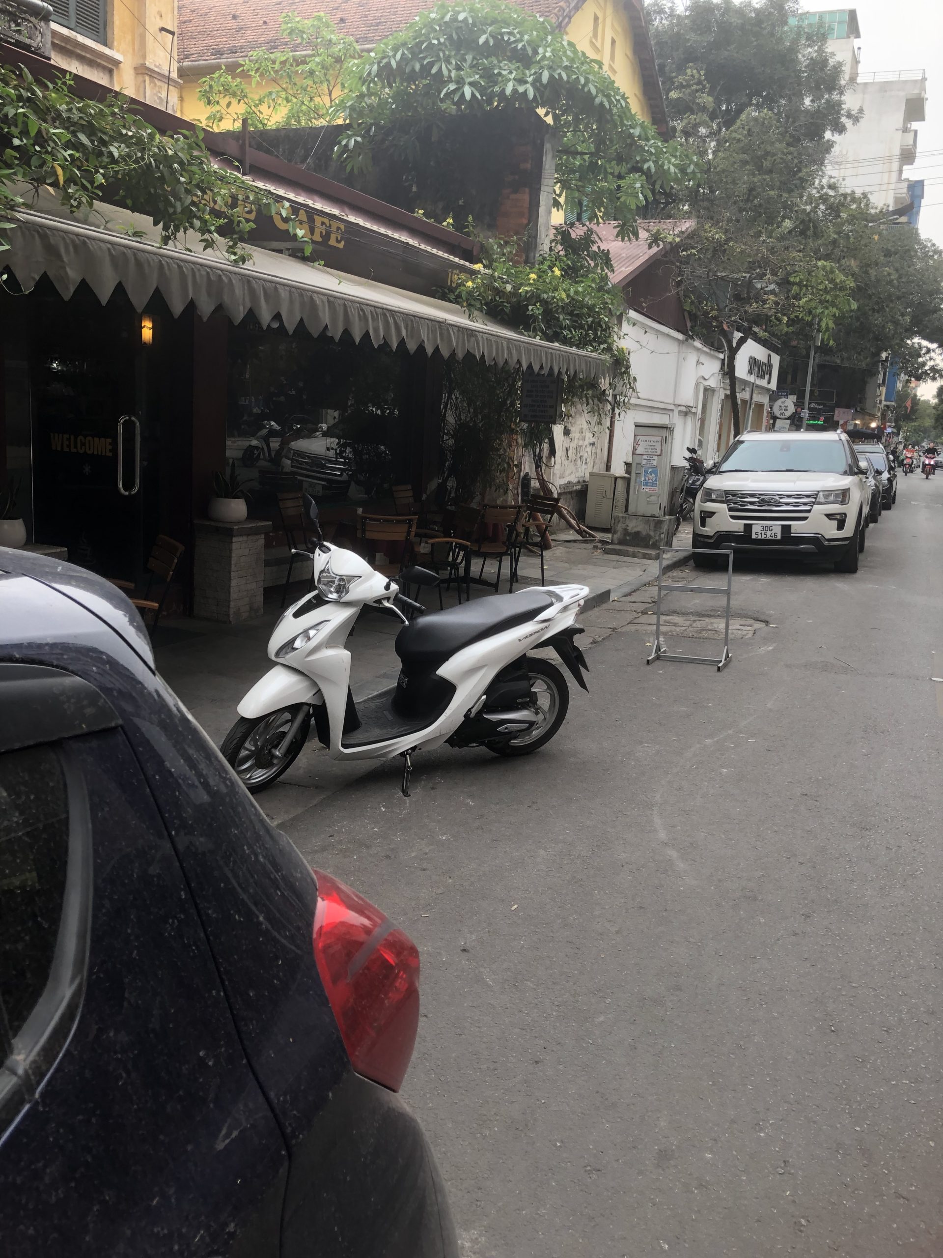 Căn nhà 2 mặt thoáng vĩnh viễn , gần sát trường Đại học Công đoàn sầm uất kinh doanh ngày đêm