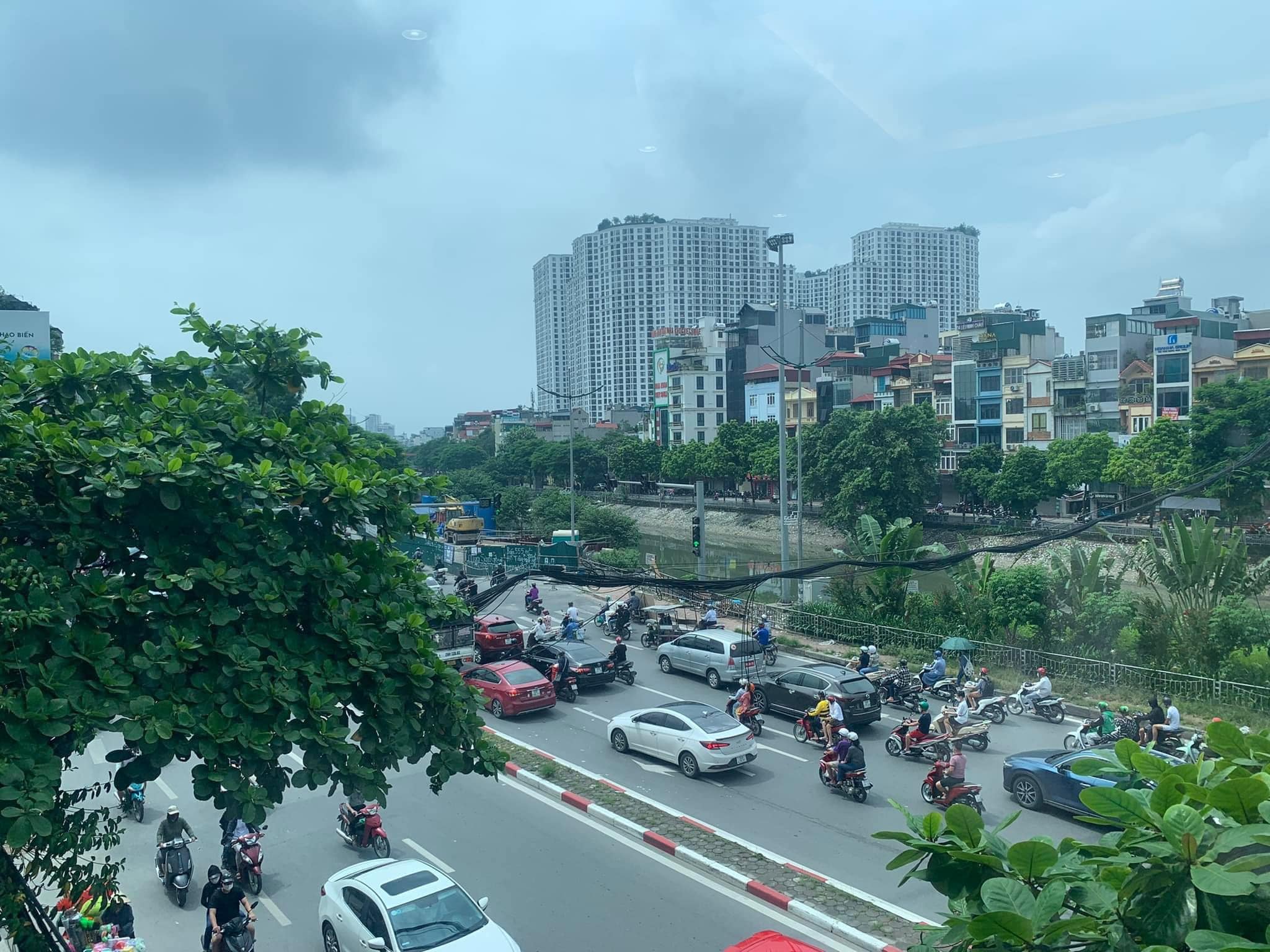 GIA ĐÌNH BÁN NHÀ MẶT PHỐ LÁNG HẠ, ĐỐNG ĐA, 35M, 4,5 TẦNG, VỈA HÈ, KD ĐA DẠNG, GIÁ BÁN: 10,7 TỶ.