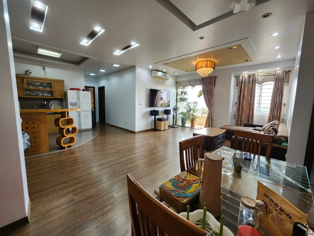 Cần bán gấp căn góc Chung cư Xuân Đỉnh 121m2, 3PN, view hồ, công viên tặng nội thất, 3.9 tỷ