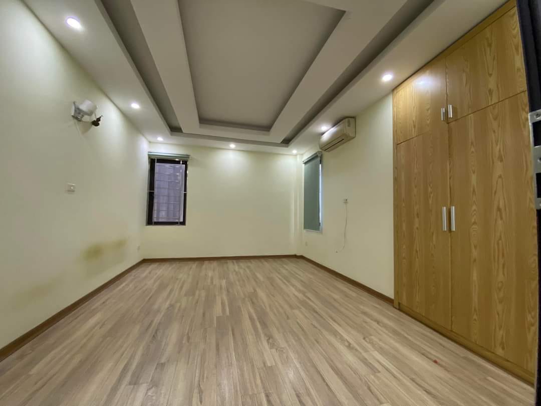 Gia đình cần bán gấp nhà Đường Láng, Đống Đa. Lô góc, ô tô đỗ cửa, 48m2 x 4 tầng, 4.8 tỷ. 0964362692