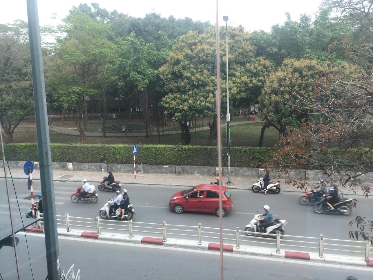 Hiếm có nhà mặt phố Tô đức thắng mà giá giật mìn như này , mua là thắng cho thuê cũng tốt