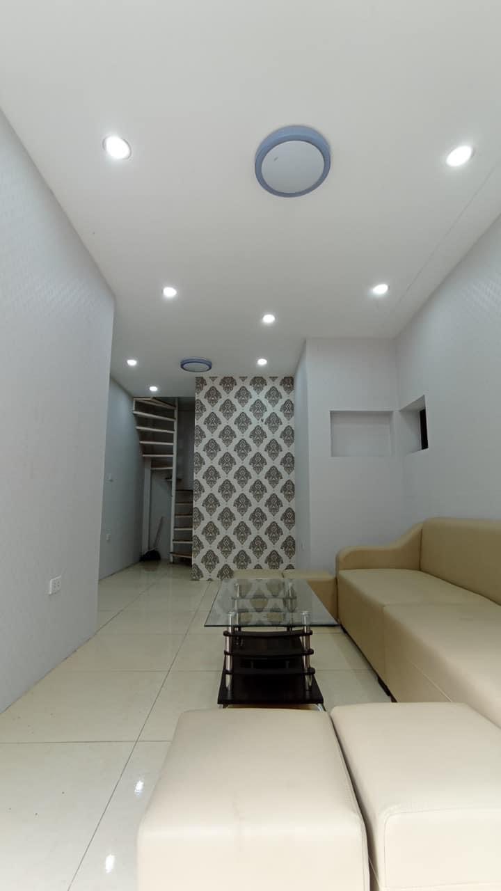 Bán nhà phố 8/3 -21m-2 tầng -1,95 tỷ MẶT PHỐ KINH DOANH - LÔ GÓC ĐẸP +Tiện ích ngập tràn bệnh viện thanh nhàn trường đại học xung quanh